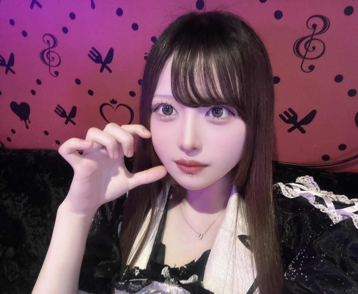 めあさん tweet media