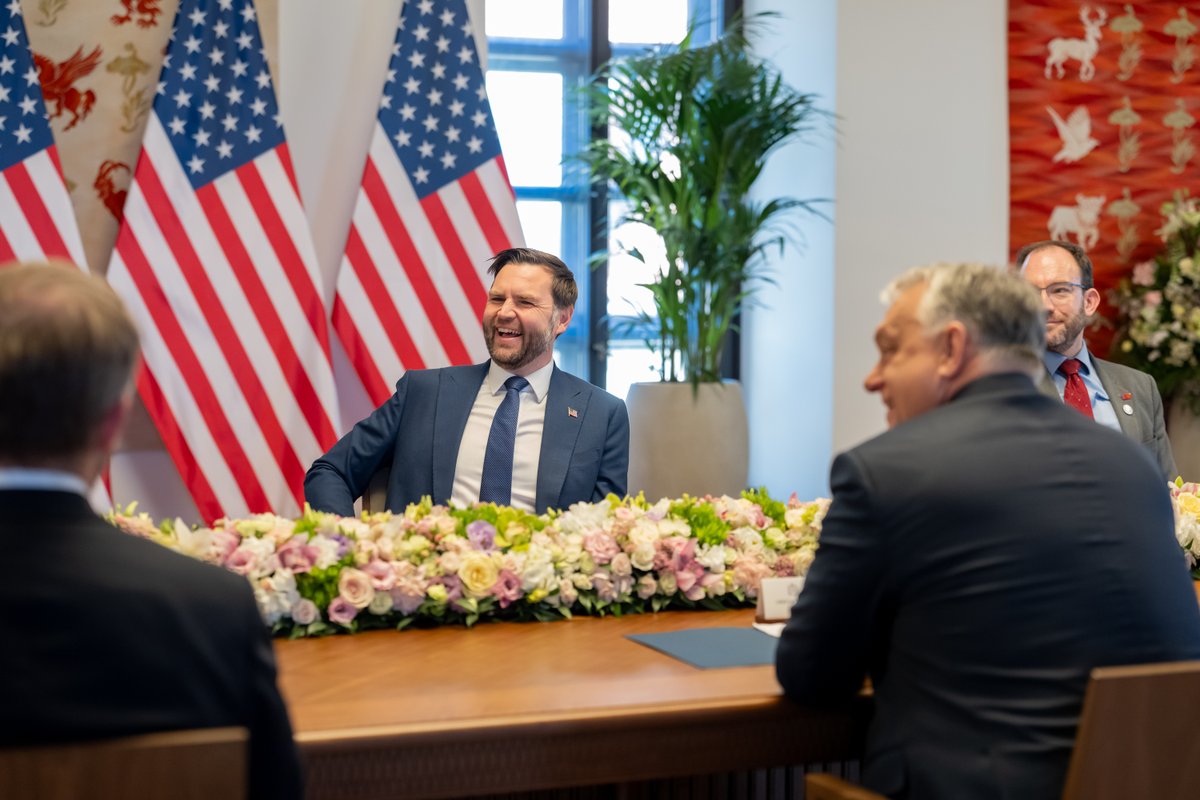 USAmbHungary's tweet photo. The historic visit of @VP Vance this week marked a meaningful step forward in strengthening the U.S.-Hungary partnership in energy, technology, and security. From oil investments to AI-driven innovation in healthcare and digital training, we are building a more resilient and forward-looking partnership. New agreements on defense systems and secure communications also underscore our shared commitment to regional security. I’m proud of what we’ve accomplished together and look forward to continuing this important work. 🇺🇸🇭🇺
Read more about our achievements in this new White House fact sheet: https://t.co/uCHsmTPoeZ