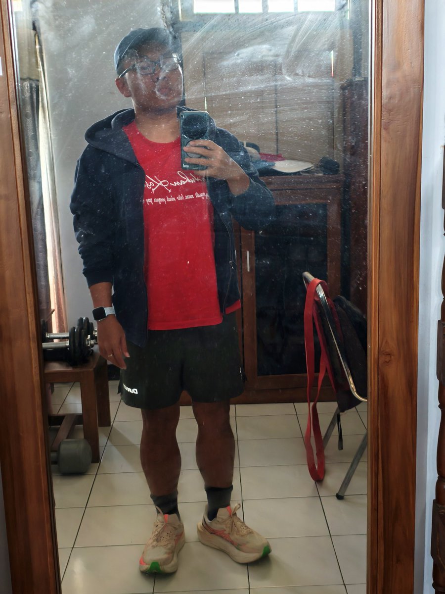 Emanuel Budi 🌚 tweet media
