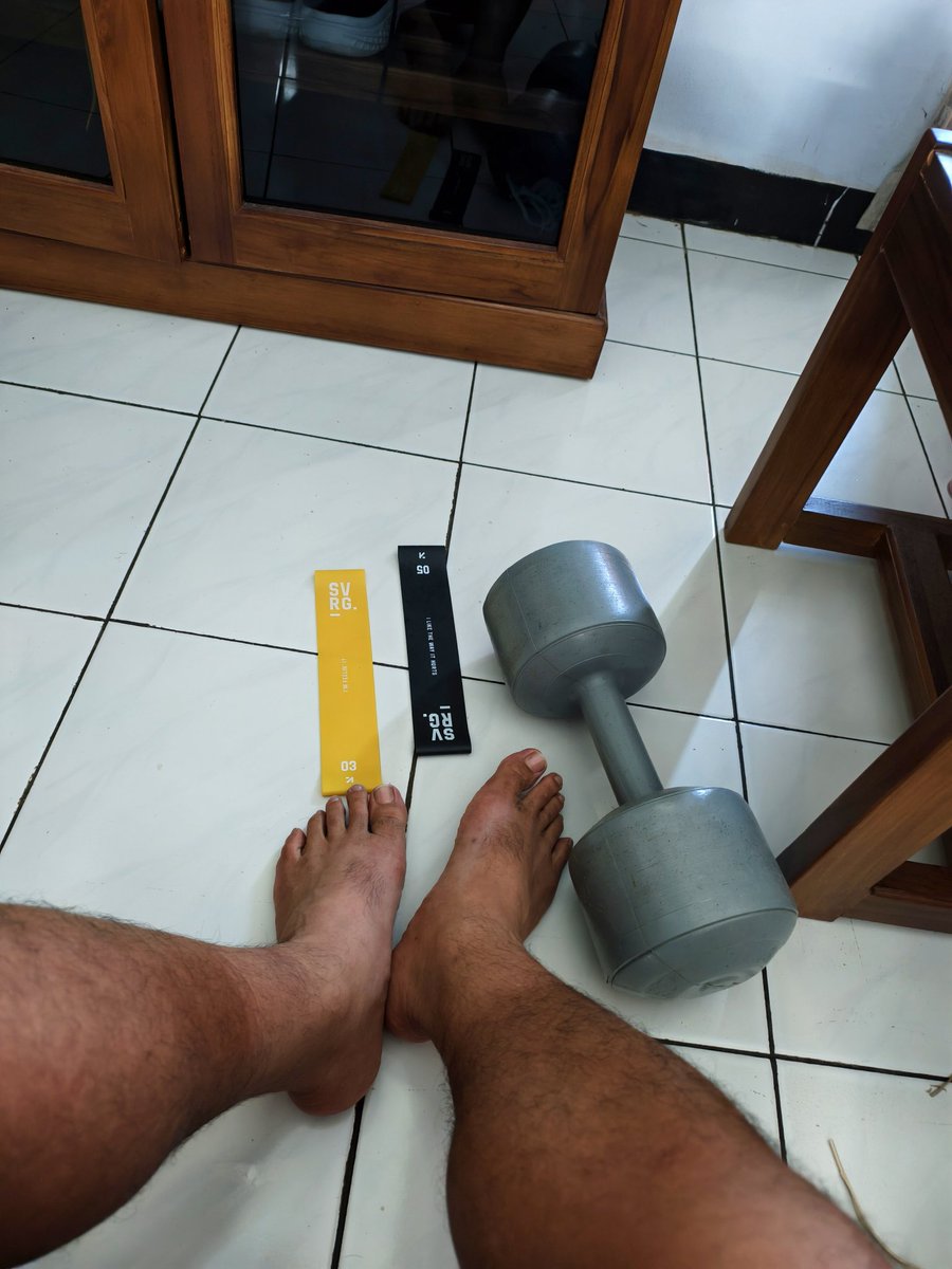 Emanuel Budi 🌚 tweet media