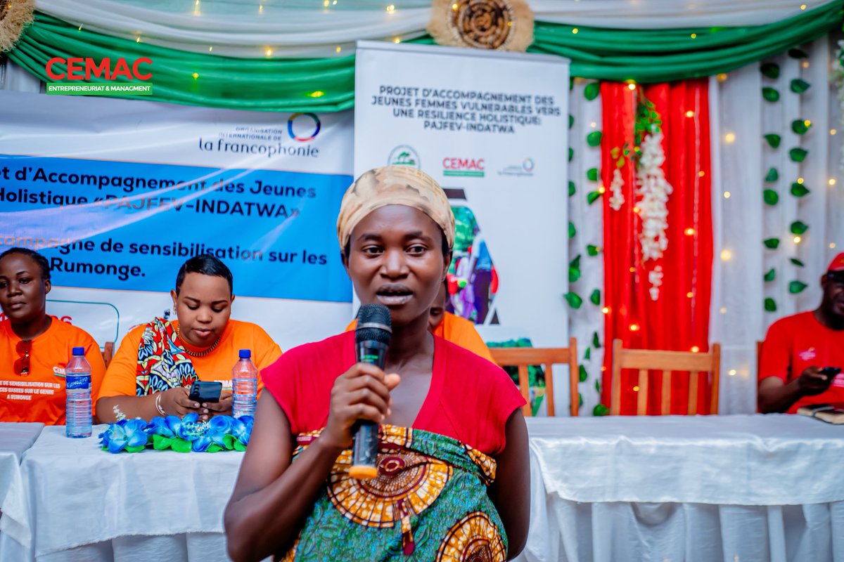 CEMAC_BU's tweet photo. #CEMAC_Burundi yifadikanije na APEDP babicishije mu mugambi PAJFEV- INDATWA ufashwe mu mugongo na #OIF , umugambi usanzwe uherekeza abakenyezi  muri commune Rumonge mu bikorwa vyo kwiteza imbere, https://t.co/DbY9YxrhEw