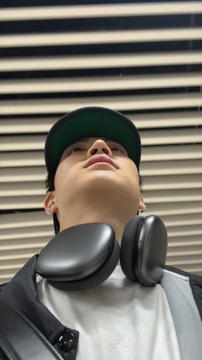 🟠 blackitten 🐈‍⬛ ; tweet media