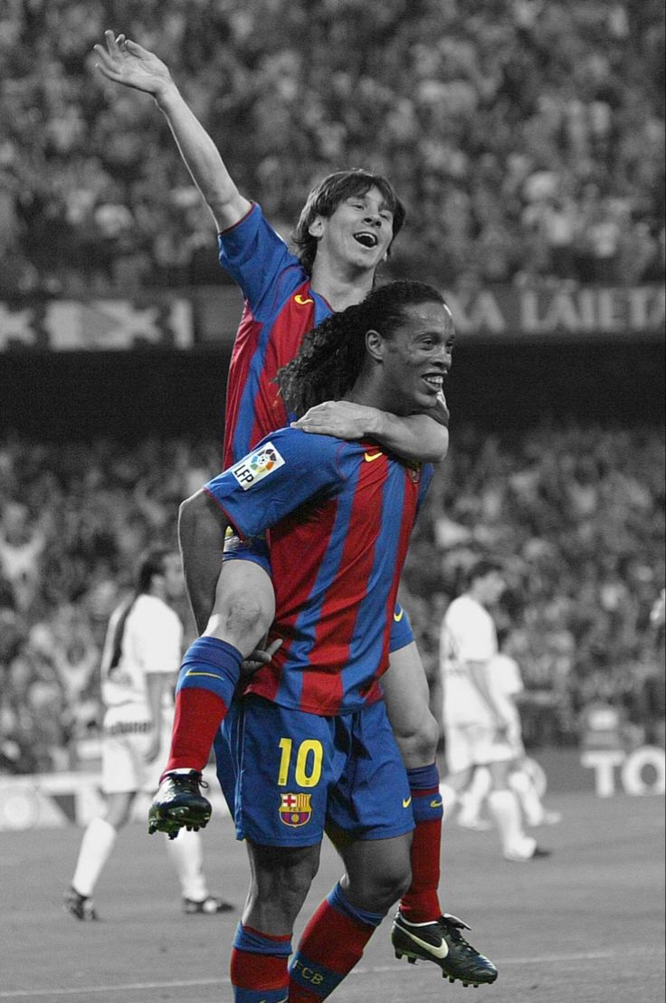 lynxchizzy's tweet image. Legendary 
#Ronaldinho #Messi #Barcelona