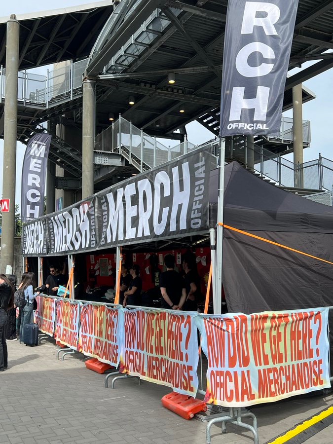 World Tomlinson tweet media