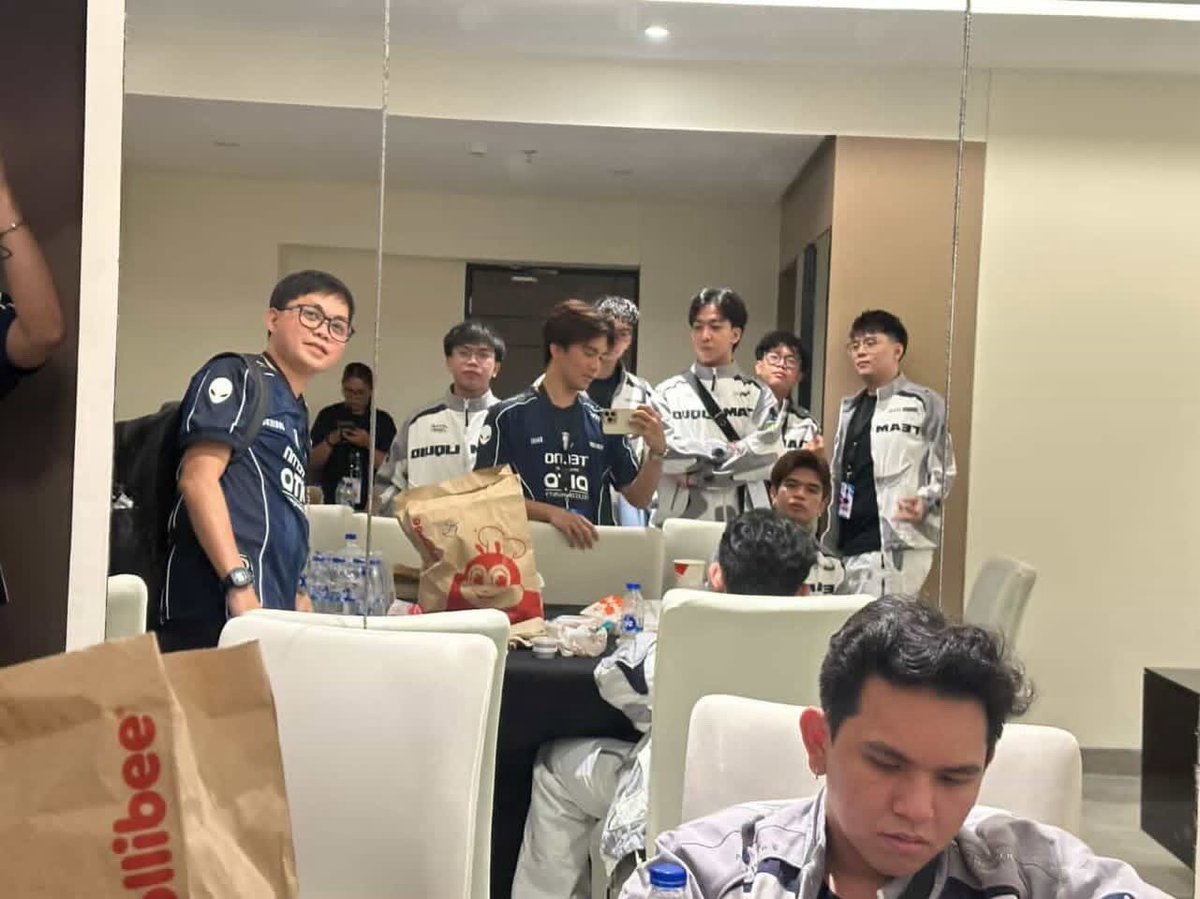 ᶻ 𝘇 𐰁 tweet media