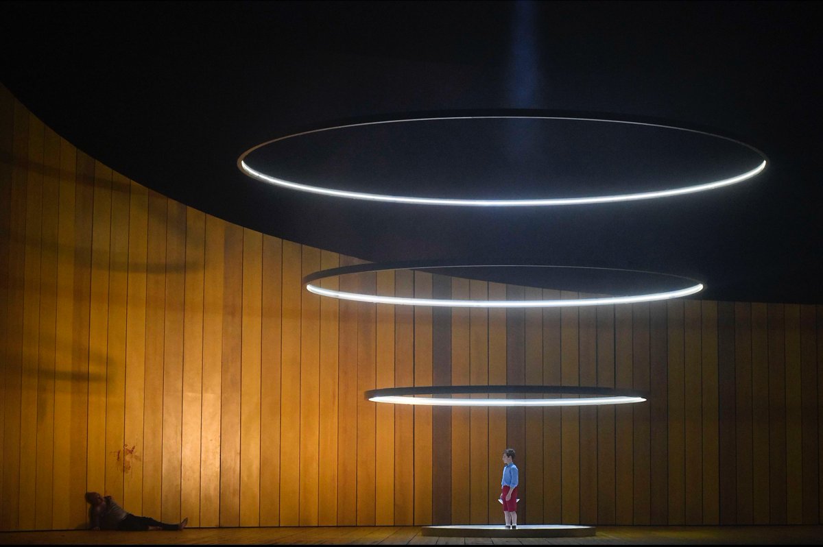 teatrolafenice's tweet image. Il sipario si alza stasera sulla seconda rappresentazione di "Lohengrin". Saremo pronti ad emozionarvi (speriamo!) tutti a partire dalle 18. In bocca al lupo fin da ora a noi e buona serata al nostro pubblico