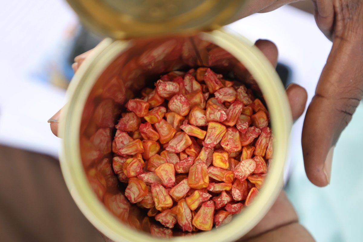 SinopecNews's tweet photo. The Uganda Project of Sinopec together with an agricultural expert team from the third phase of the FAO-China South-South Cooperation Project in Uganda, held a farmer training event. Local farmers received high-quality, compliant vegetable seeds.#AfricanEnvironmentalProtectionDay https://t.co/ZdN8ZAHWFW