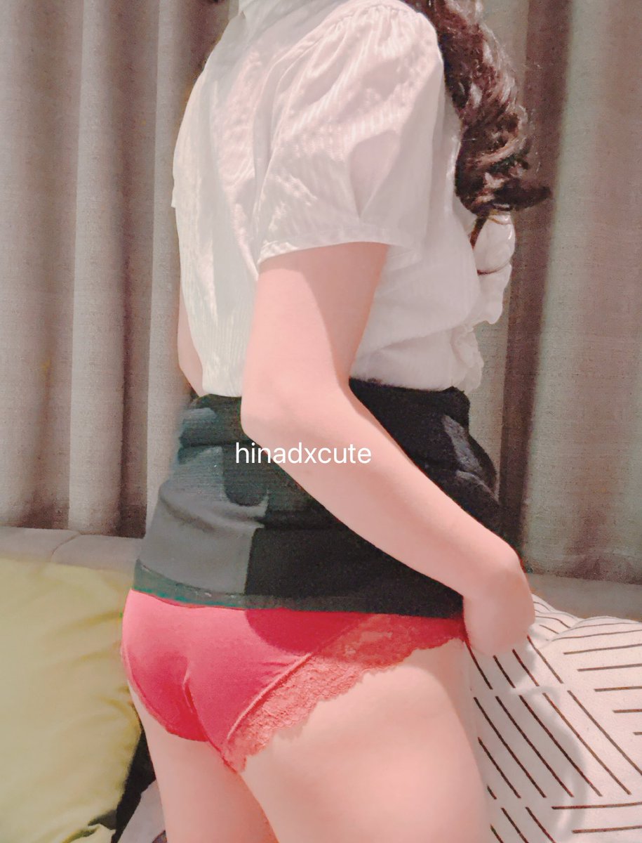 地味な事務員 ひな tweet media