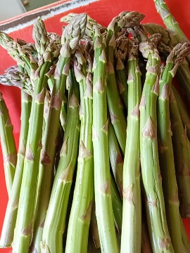 The warm weather this week has made the asparagus grow so we'll have some at West Bridgford Farmers' Market tomorrow and in our farm shop at North Wheatley. We'll also have all our usual goodies.
