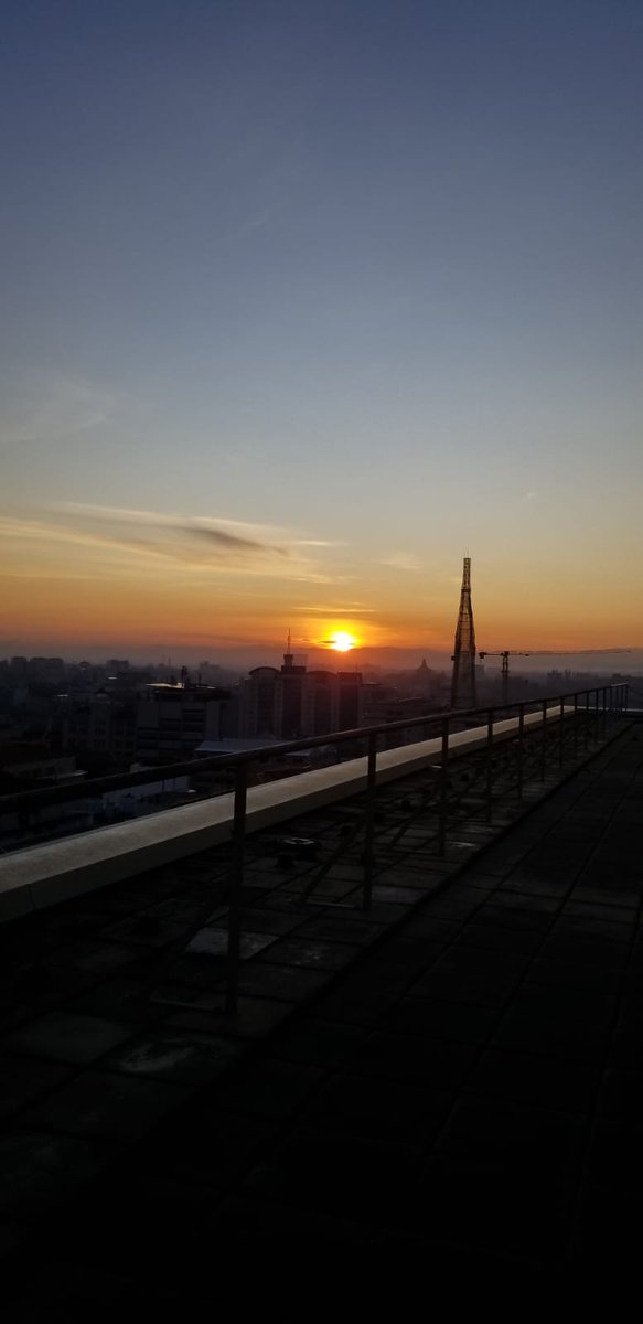 PriyanthaSu's tweet photo. #naturalsunset https://t.co/2HBi3Qjtka
