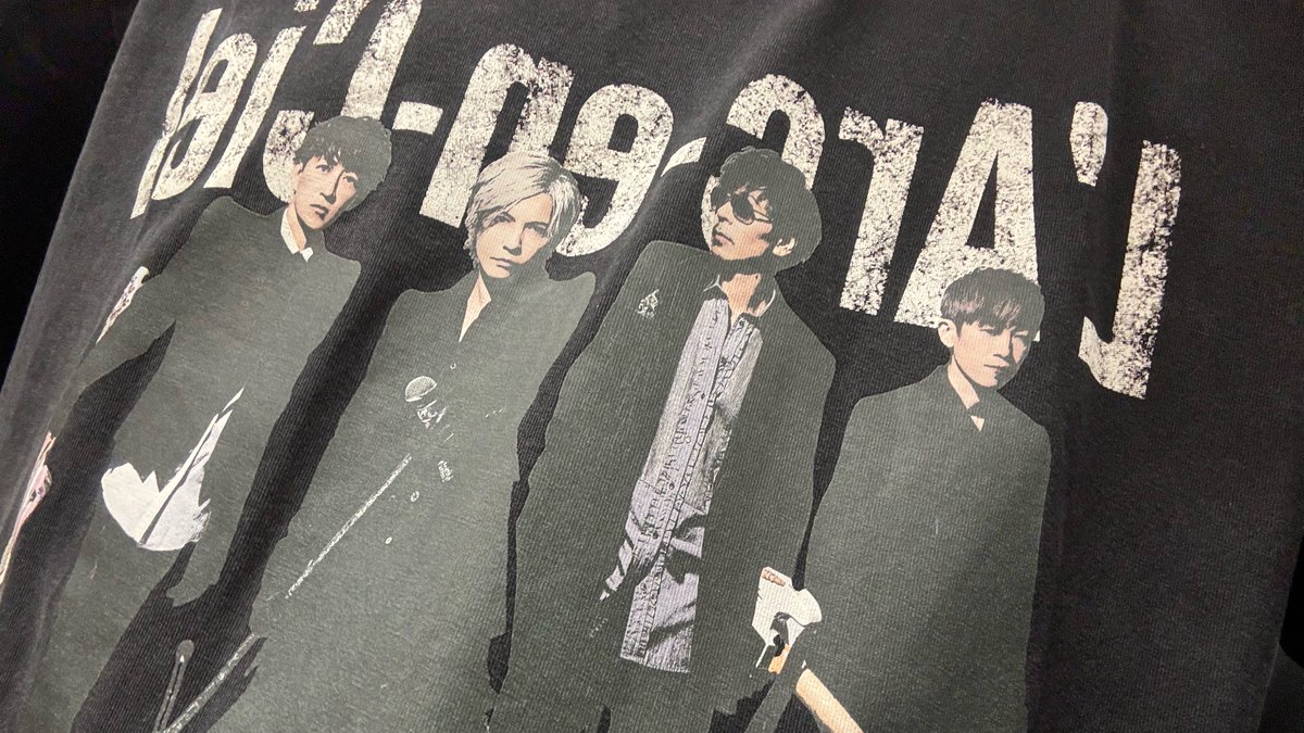 so1llll_xxx's tweet image. 久々にアングラのTシャツ着て仕事来てたんやけど
こんな円盤化発表の日に運命的で嬉しい。。。
#ラルク #LArcenciel #UNDERGROUND