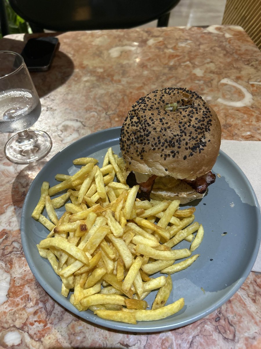 rookie 🦦 tweet media