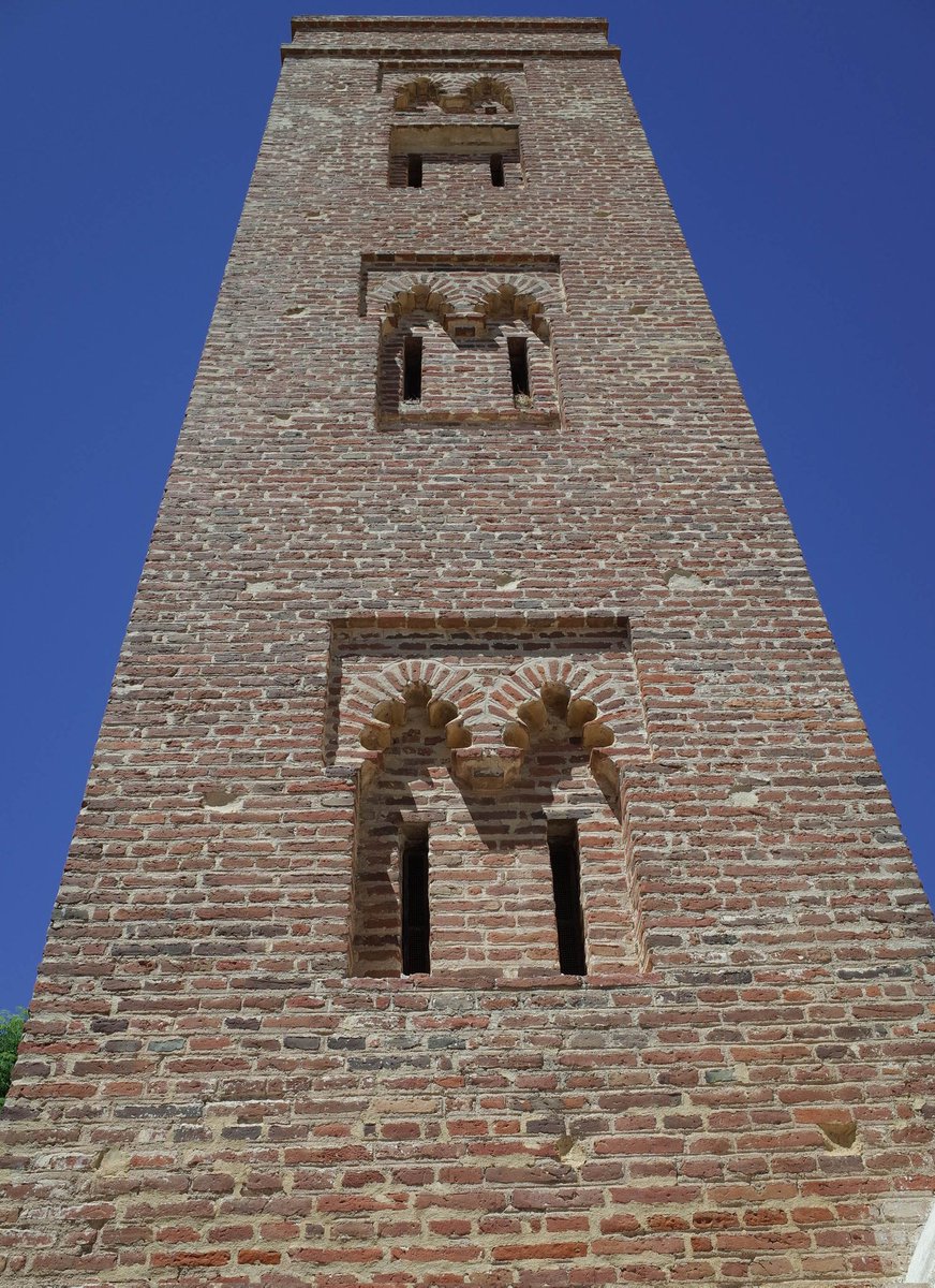 Jujonomi87's tweet photo. ¿Sabías que el alminar andalusí mejor conservado está en en el municipio de Bollullos de la Mitación (Sevilla)? Se trata de la torre de una antigua mezquita rural de origen almohade, hoy ermita de Cuatrovitas. https://t.co/dxRwYBj9Zt