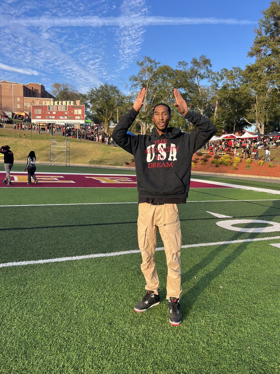 Coach Lacey tweet media