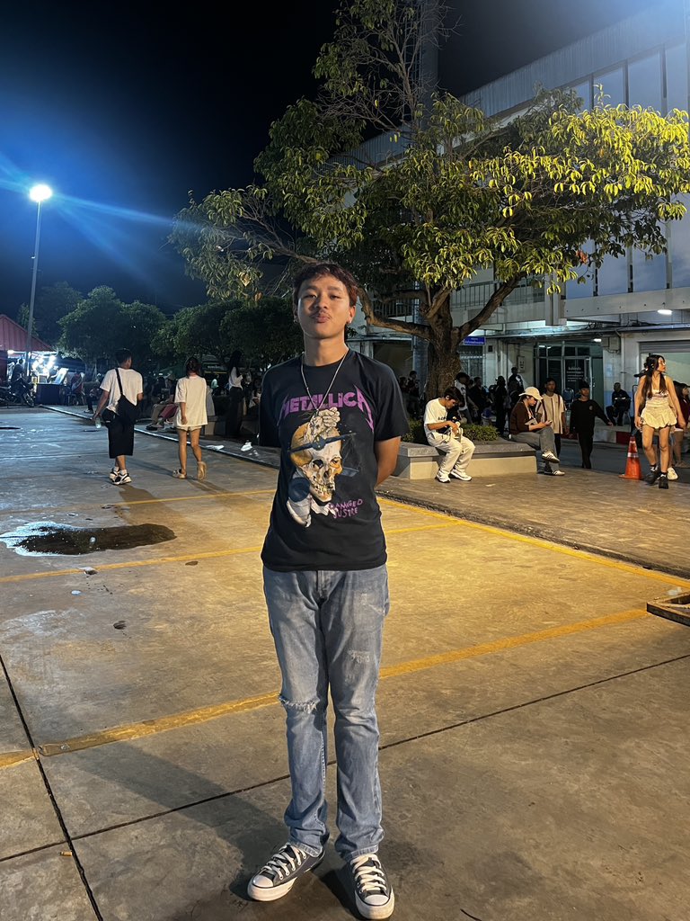 Re_qwe12 tweet media