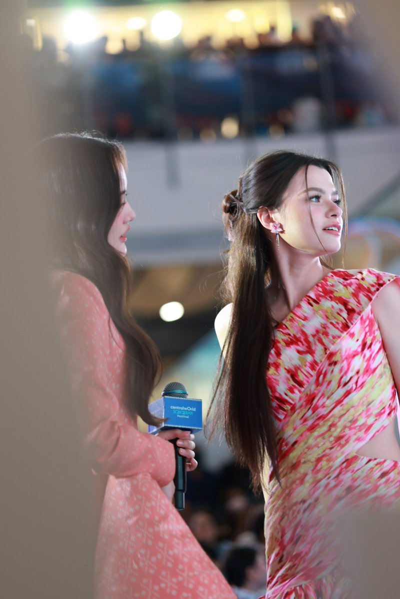 centralwOrld tweet media