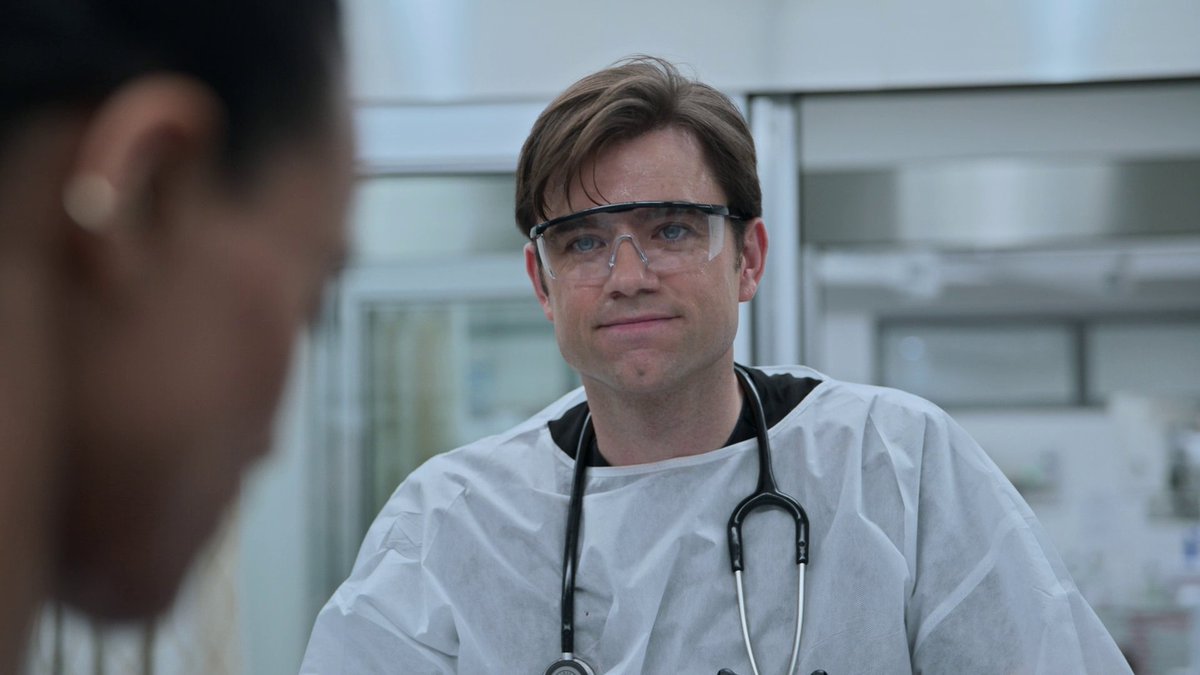 LoonieLunas's tweet image. i'm sorry but it's so goddamn funny that in season one mel notices that langdon sweats a lot after knowing him for only 6 hours and then sure enough this season bro is sweating like a hog the moment he gets stressed. like that's real #romance baby