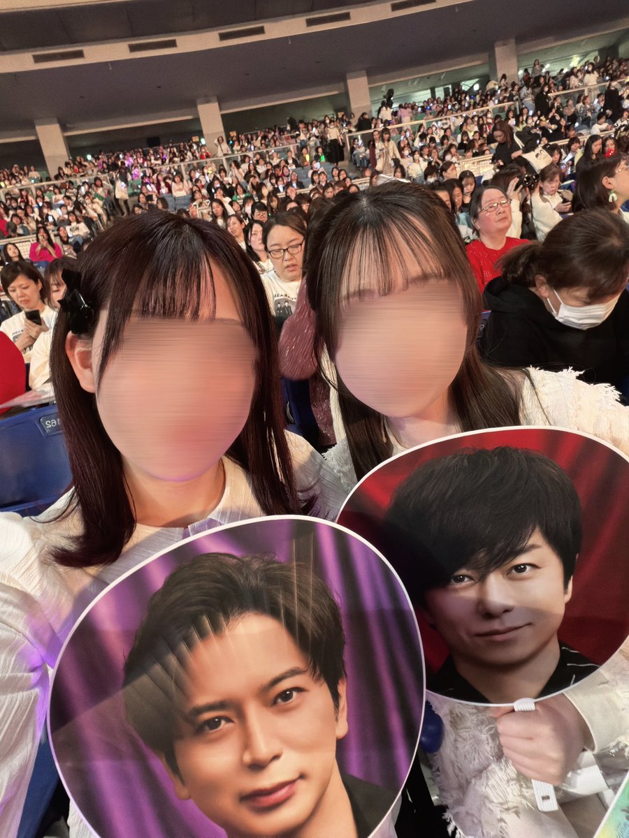 junno_roco's tweet photo. 7年ぶりの嵐！！名古屋！！😭😭😭✨️✨️
人生でいっっちばんたのしかった😭😭😭
わたしの全てで、青春で、人生でした。
26年もがんばってくれて本当にありがとう。
だいすきだよ、おつかれさま。
どうかずーっと幸せでいてください https://t.co/NoCanMmPD2