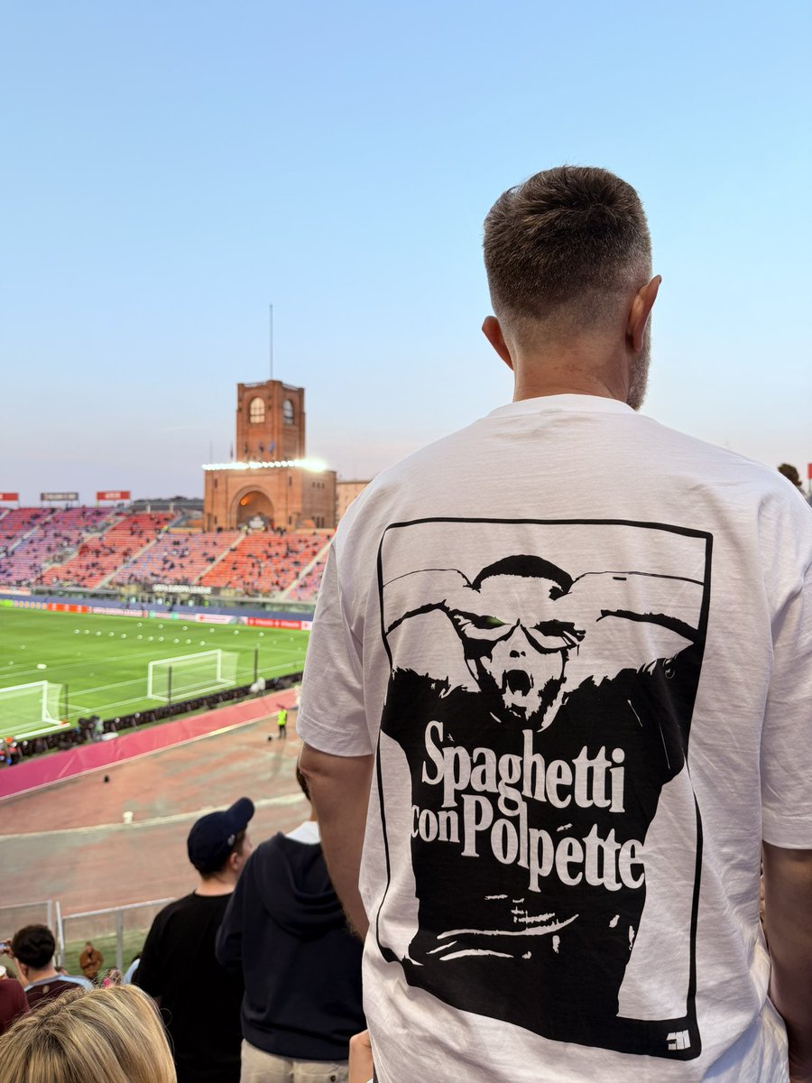 First11Threads's tweet photo. @premtravel_avfc @jmcginn7 @AVFCOffical Spaghetti con Polpette? https://t.co/pQhcXyvbDf