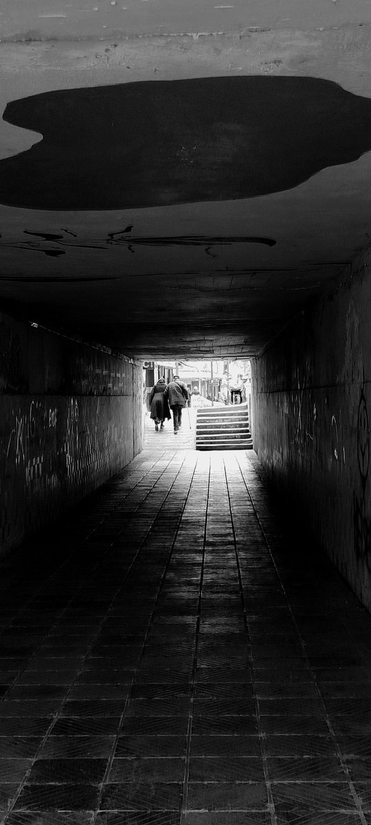 Menzil uzak, yoldaşlık bâki...