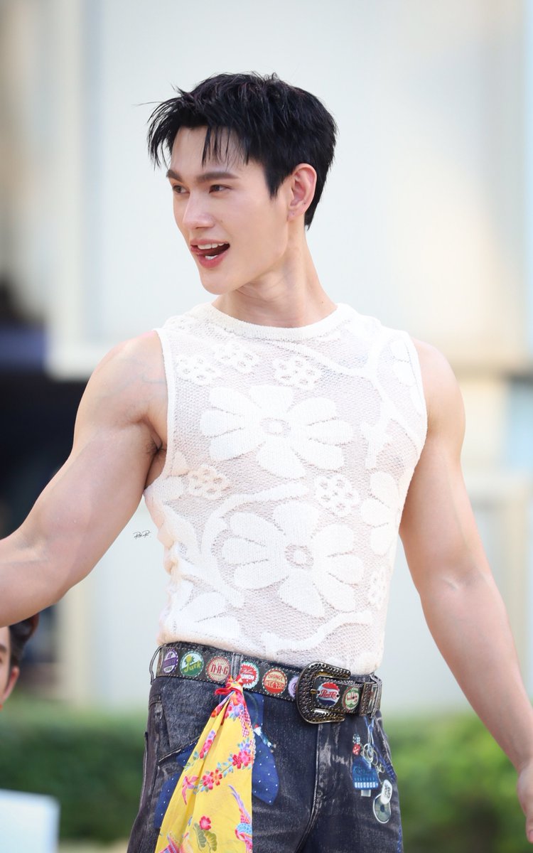 LimerenceOhm's tweet photo. พร้อมเปียกแบบ y2k

@pavelphoom  #pavelphoom 

#SiamParagonxPoohPavel https://t.co/7T2xQhcMNw