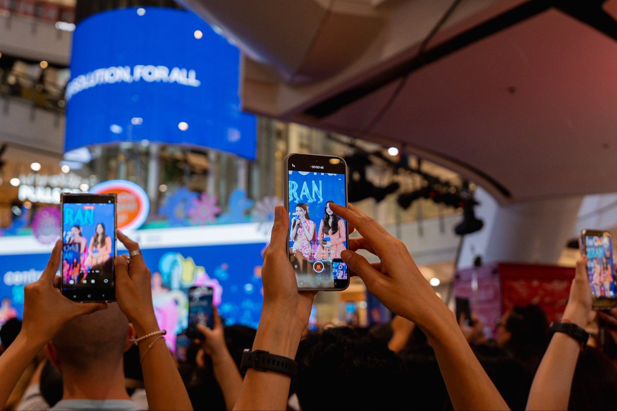 centralwOrld tweet media