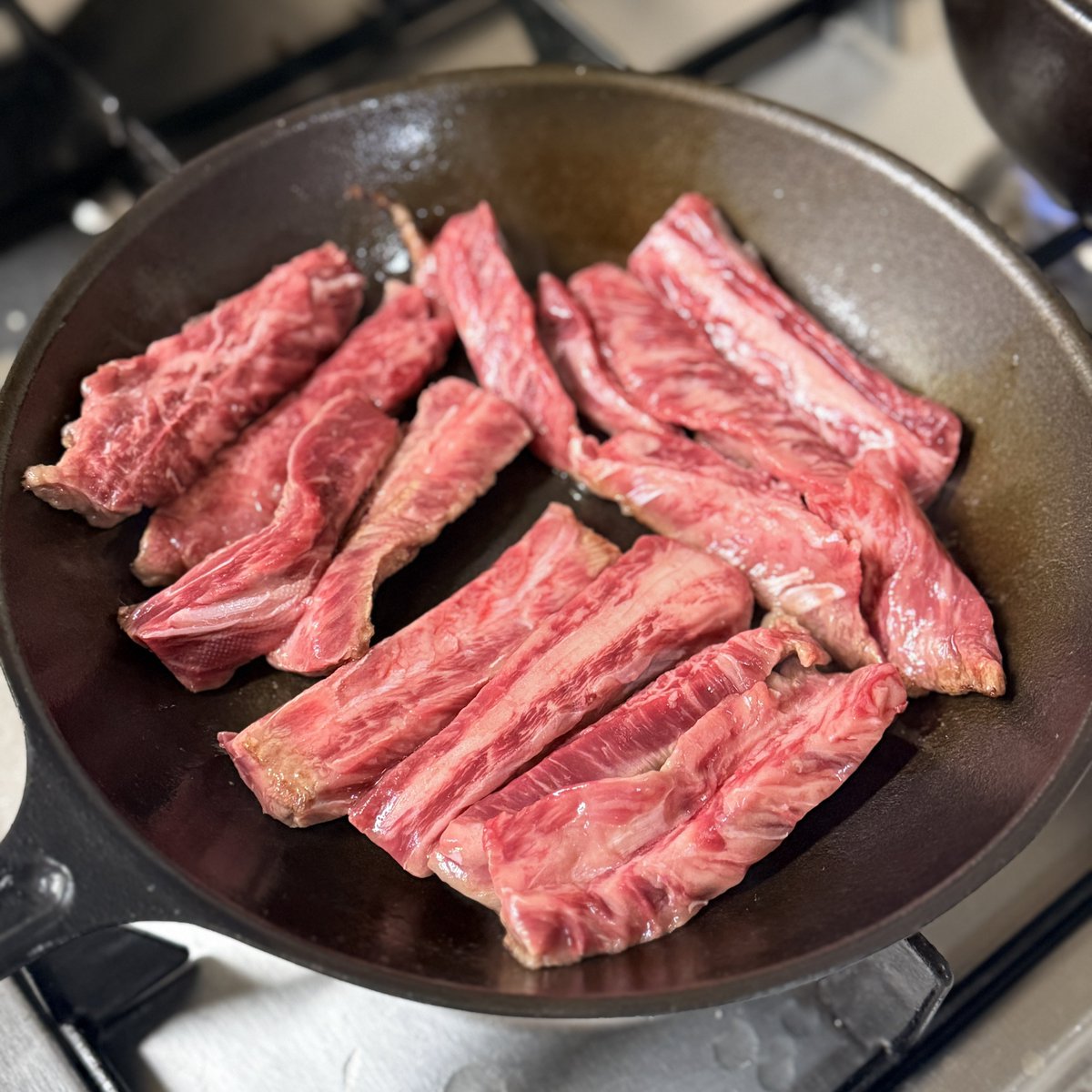 뺍새🥩 tweet media