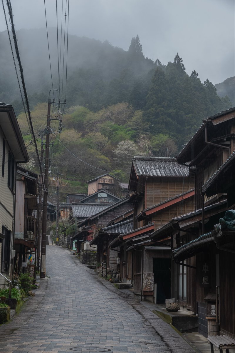 hitoritabiken's tweet photo. 霧に包まれた静岡県の集落。 https://t.co/eCplGqXPQu