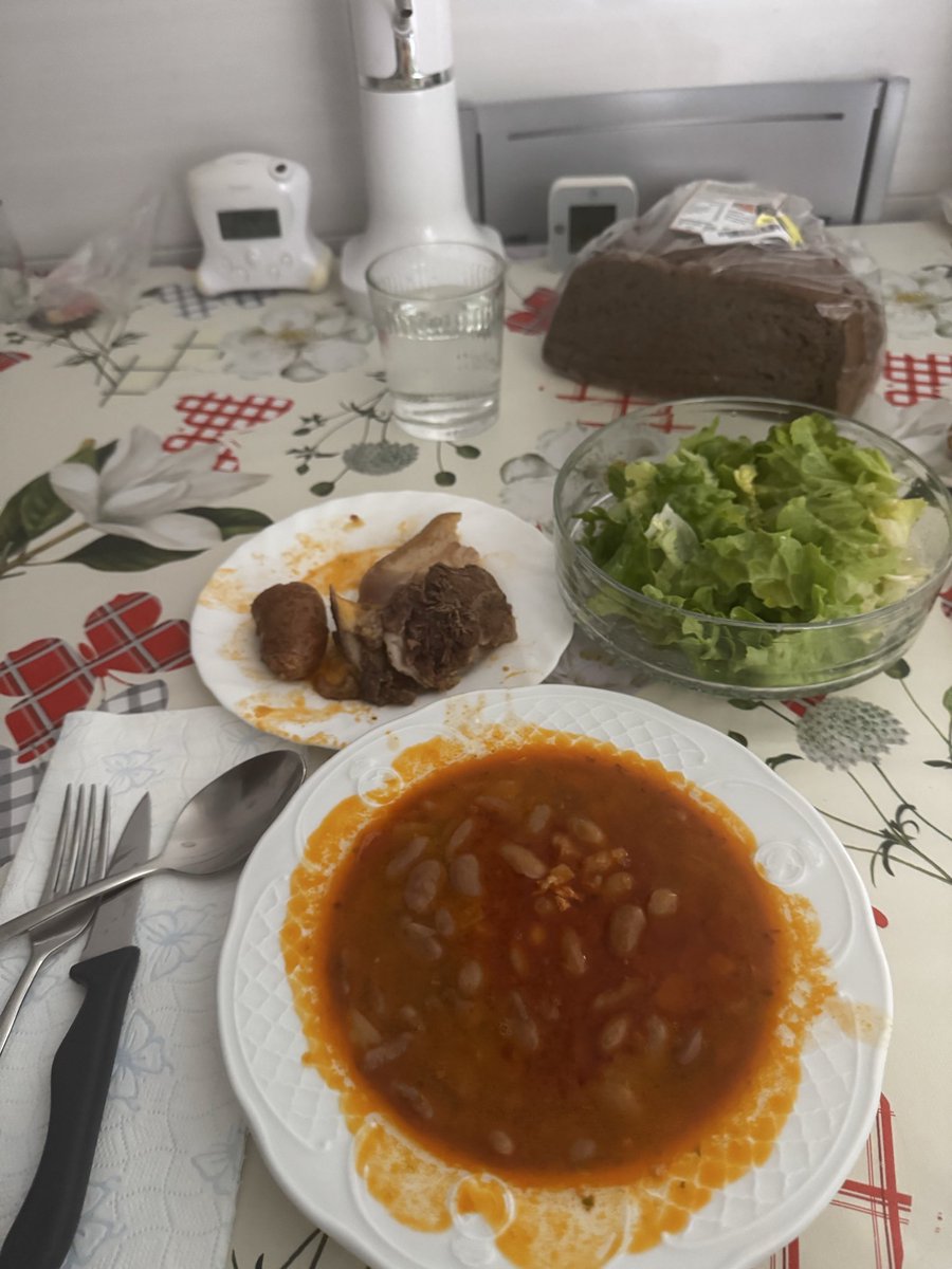 spot cas tweet media