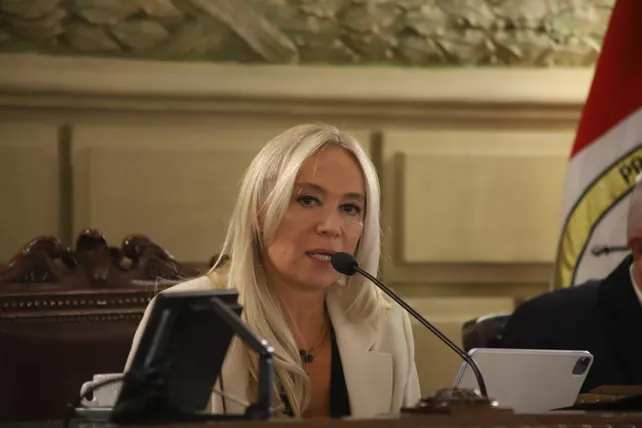 LT8 am830 tweet media