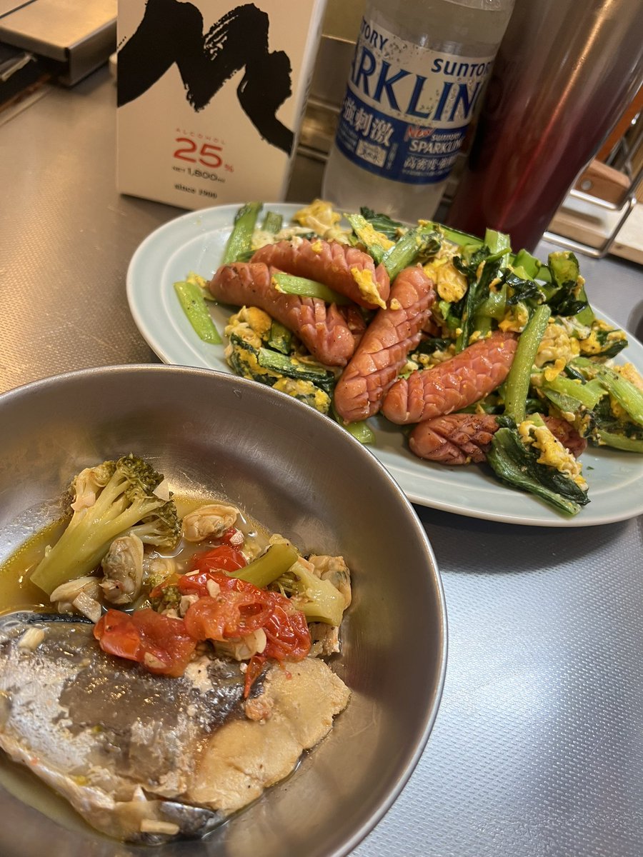 一昨日の残りもんとなんか炒めたんと米ソでプハる🍺