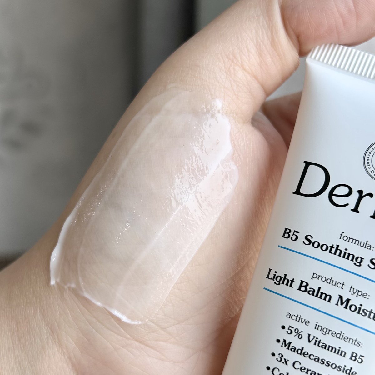 melike_meshare's tweet photo. หลังทำเลเซอร์มา ผิวบางมาก แดงง่ายมาก ลองใช้ Dermie B5 ตามที่คนแนะนำ คือดีจริง 🥹

ผิวชุ่มขึ้น ไม่แสบ ไม่ระคายเคืองแล้ว รู้สึกผิวแข็งแรงขึ้นแบบรู้เลย ใครผิวบอบบาง/หลังหัตถการ แนะนำเลย

#มอยส์กู้ผิวพังจบผิวแพ้ง่าย #Dermie #รีวิวDermie #เวชสำอางผิวแพ้ง่าย https://t.co/Y2IEW2hKQI