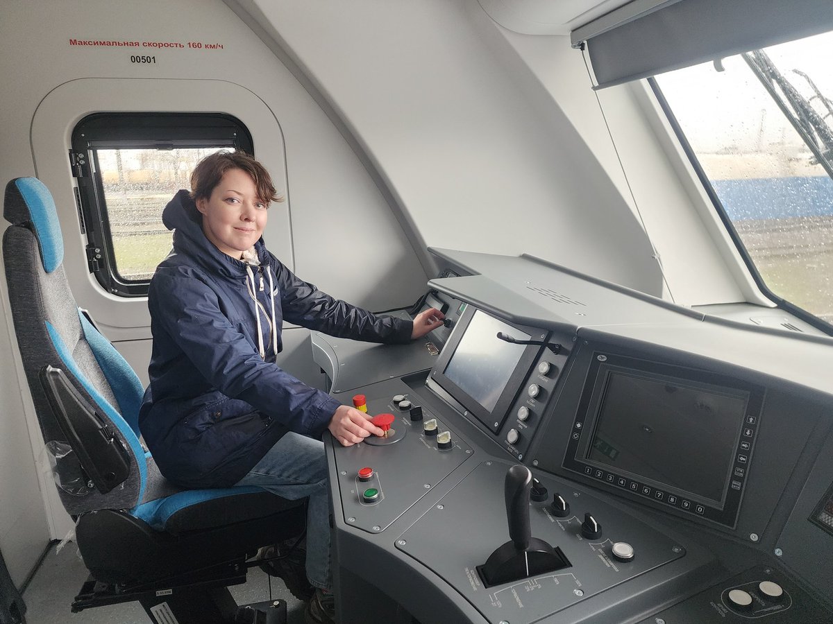 машу не жрут акулы машу попробуй скушать tweet media