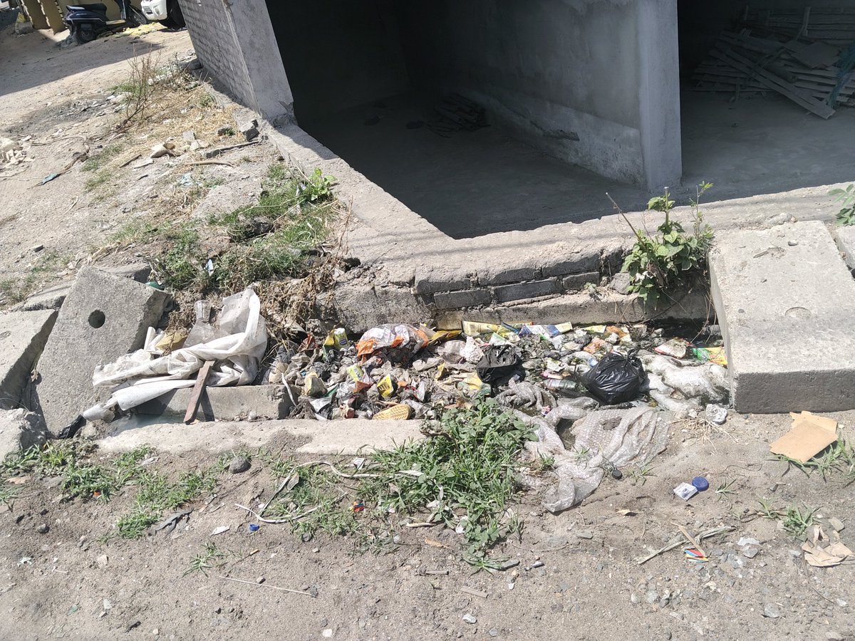 PRABHURAM1995's tweet photo. @jsgmunicipality @dm_jharsuguda 
@CMO_Odisha 🚨 Drainage blocked for 1 month!
At Sunarimunda (near Balaji Complex), Jharsuguda, the drainage line is fully choked. Multiple complaints given but no action taken.
Dirty water causes serious public health risk.
Please act immediately https://t.co/iU9RBy30Ow