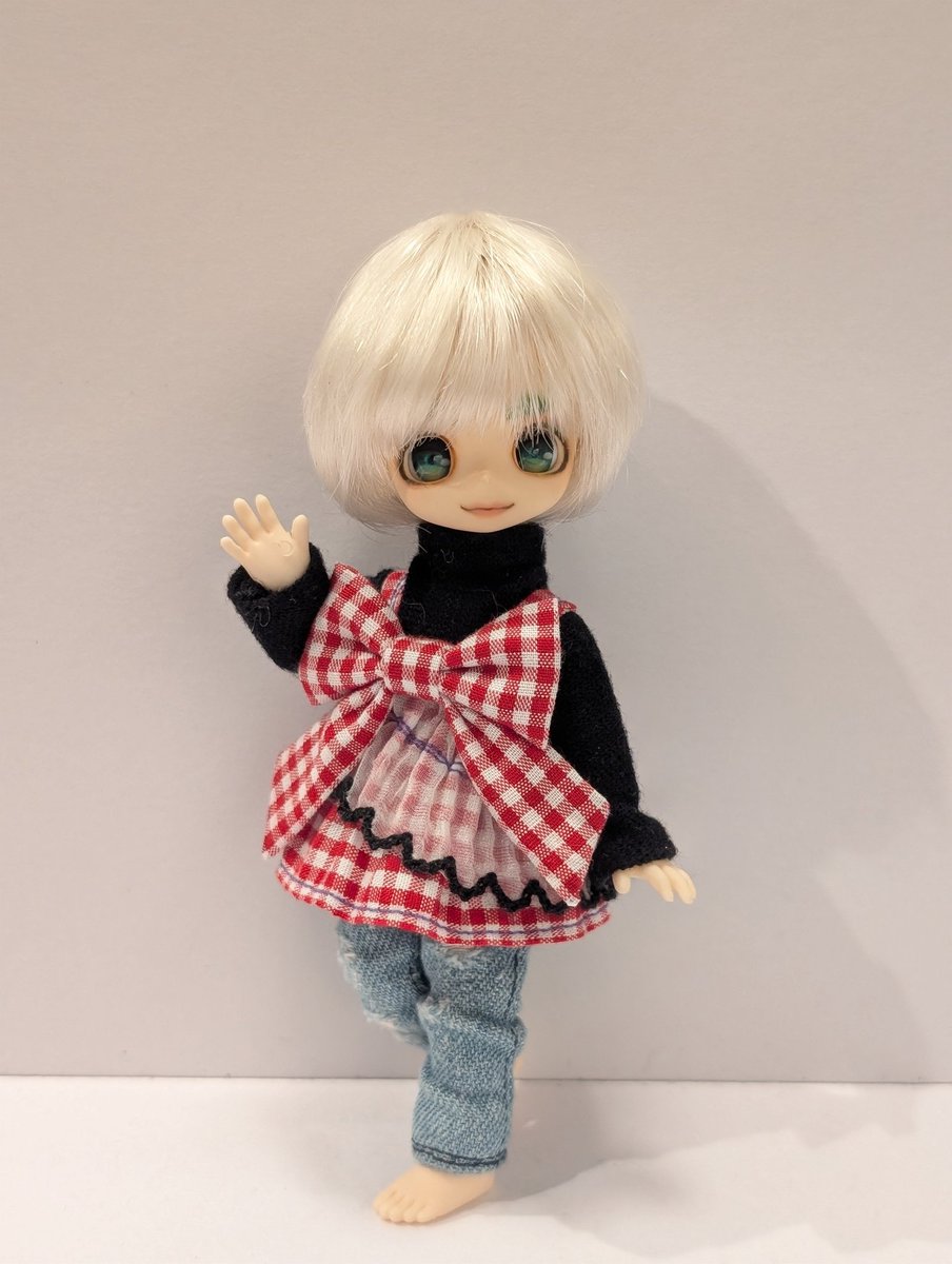 でっかリボンをフロントに付けたチュニック作ってみたんですけど…
流石にちょっとリボン大きすぎ？😂