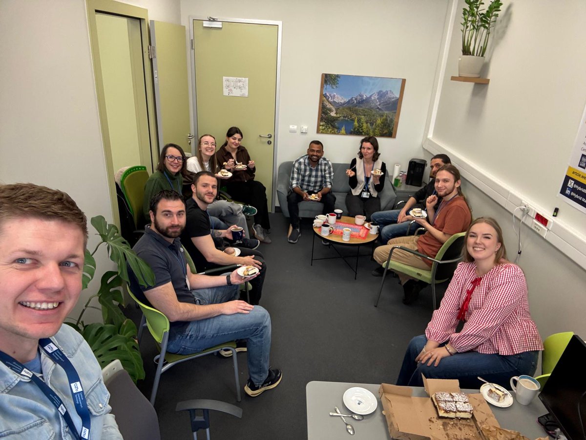 HybridMatLab's tweet image. 🎉 Welcome to the team!

Glad to have Dr. Abelardo Sánchez Oliva and Dr. Sayan Halder joining the Hybrid Materials Lab 👏

Looking forward to great science ahead (and good coffee too ☕)
#NewTeamMembers #TeamScience #MaterialsScience