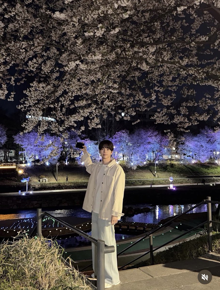 hyungyuESTJ's tweet photo. Jung Hyungyu updates today!!
He looks so handsome as always 🥰🫶🏻
🔗: https://t.co/JrBLmn3tiG
#JungHyungyu #정현규 #현규 #TheDevilsPlan2 #TransitLove2 https://t.co/qpXmaqGsT5