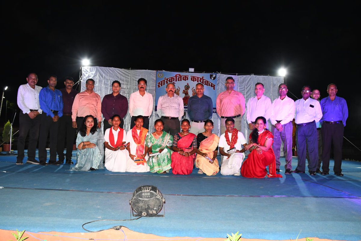 GCRAIPUR's tweet photo. #ValourDay
#GCRaipur organised a cultural programme followed by Bada Khana on the occasion of valour day 26...

@crpfindia
@CentralZoneCrpf
@cgsectorcrpf
@ministryofhome1 https://t.co/f9TuApjLSn