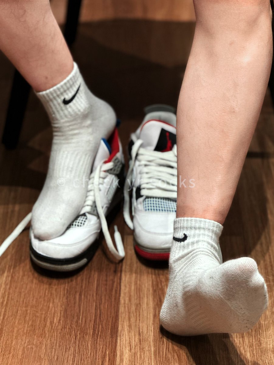Check your socks tweet media