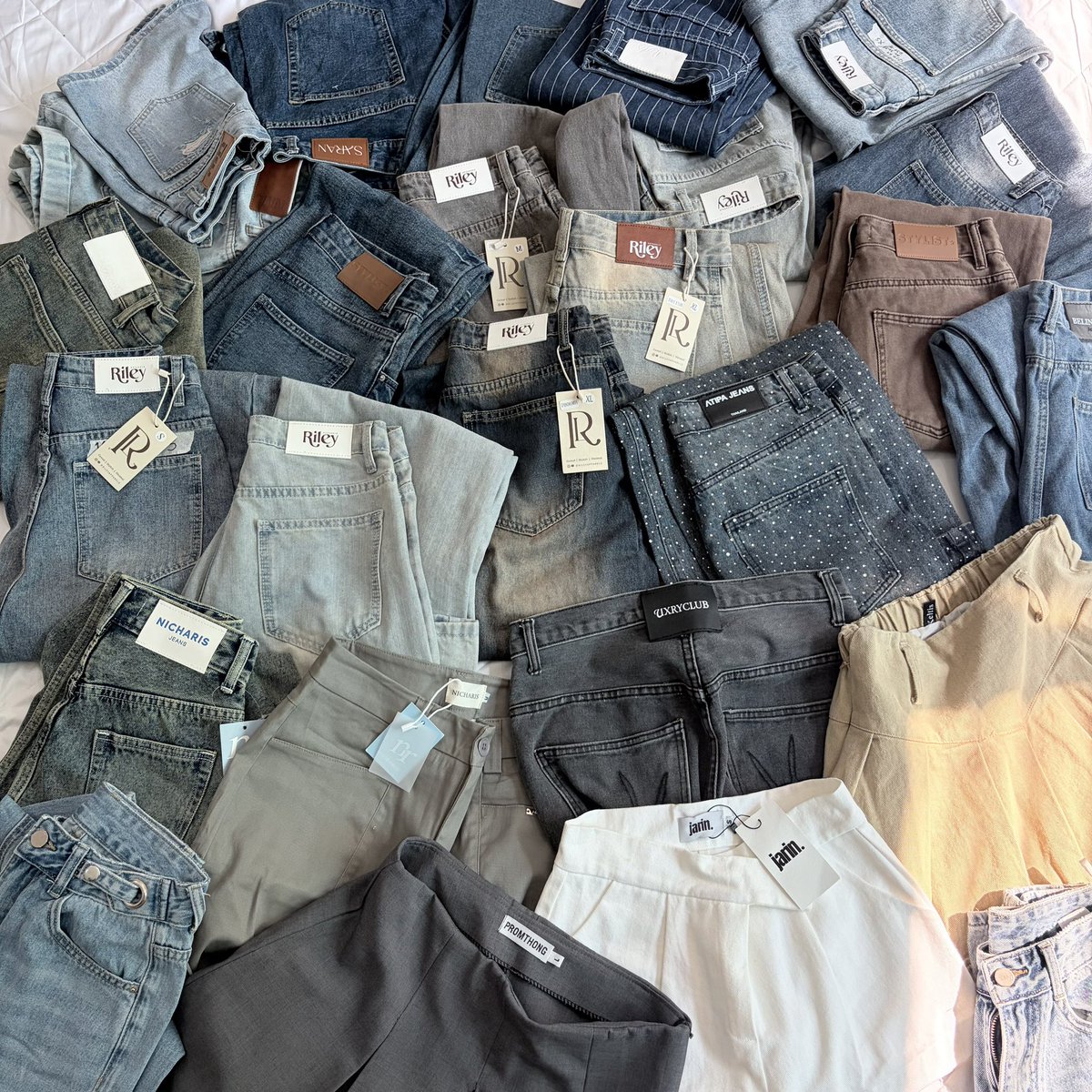 ลงครบแล้วค่ะ — สนใจตัวไหนทัก LINE หน้าไบโอ 🍒 tweet media