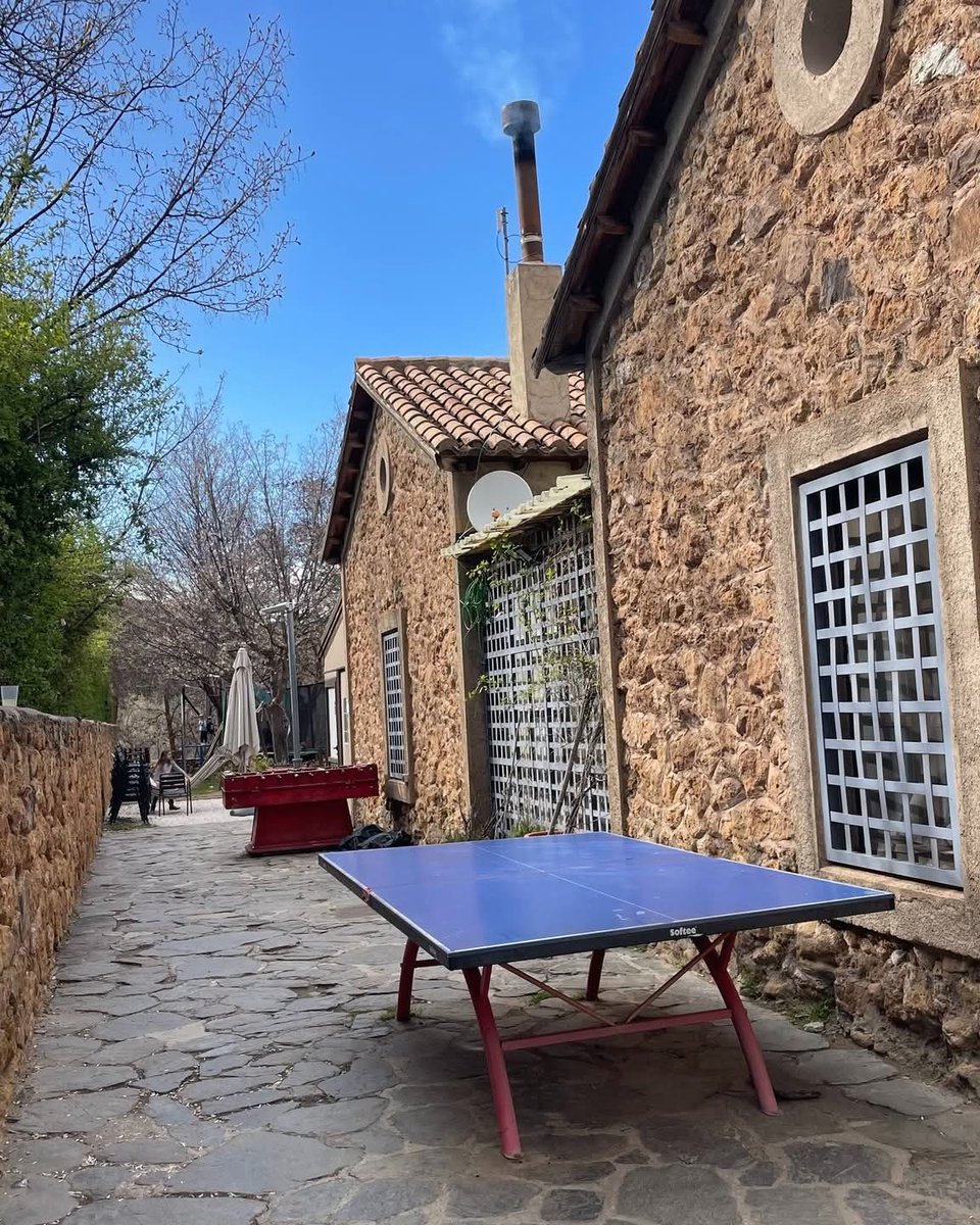 ☀️🏕️ Después de un buen rato en nuestro bar… ¡empieza la diversión! 

Porque en el Camping Las Menas de Serón cada rincón está pensado para compartir, desconectar y crear recuerdos

👉 ¿Ping pong o futbolín? Tú eliges cómo pasar la tarde 

#CampingLasMenas #VeranoEnLaSierra