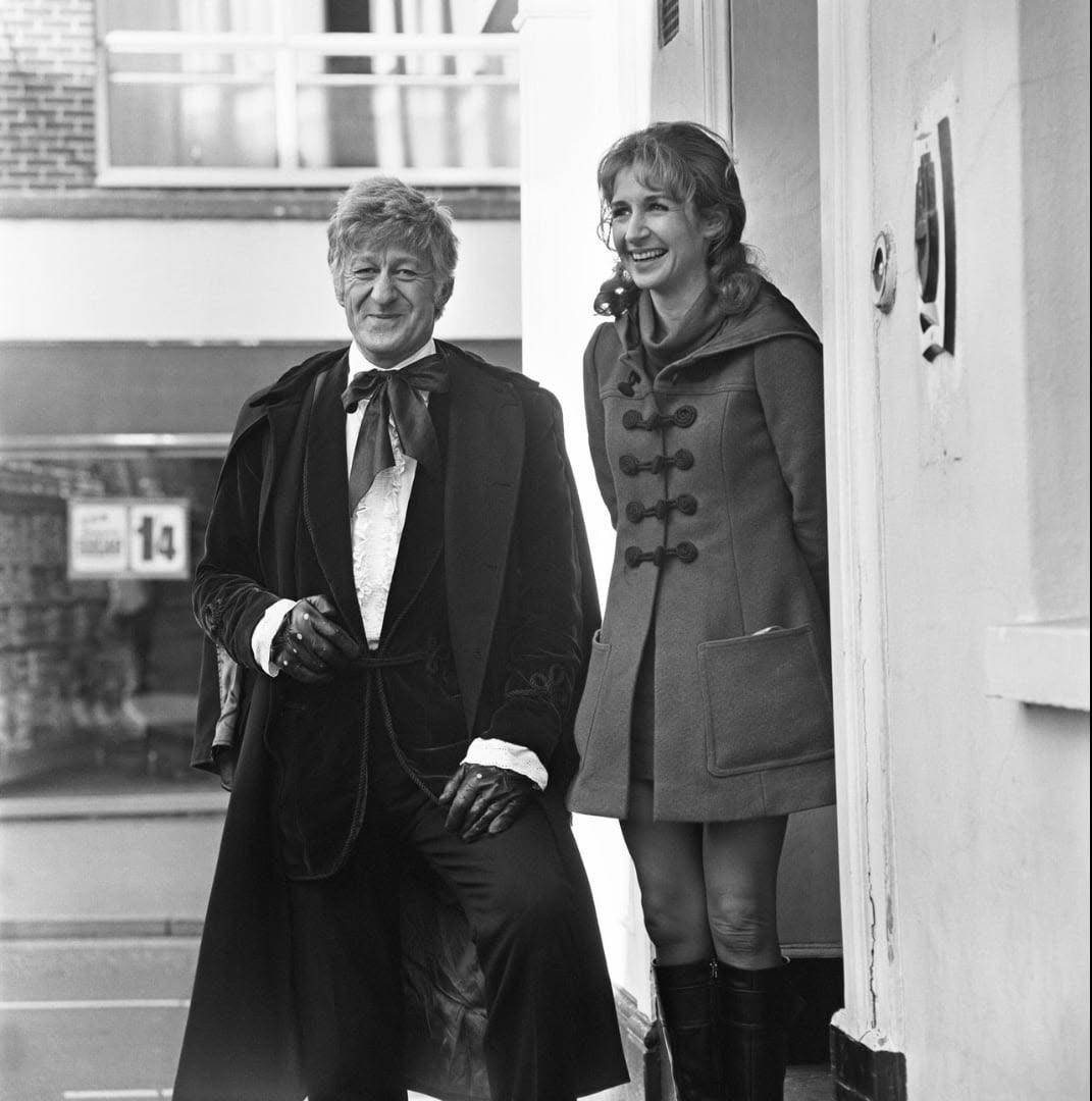 DoctorWhoPix's tweet image. Jon Pertwee &amp;amp; Caroline John ~ Doctor Who and the Silurians ~ behind the scenes

#DoctorWho #DrWho