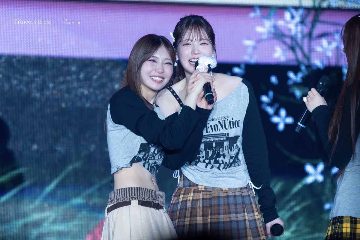 Princess dress tweet media