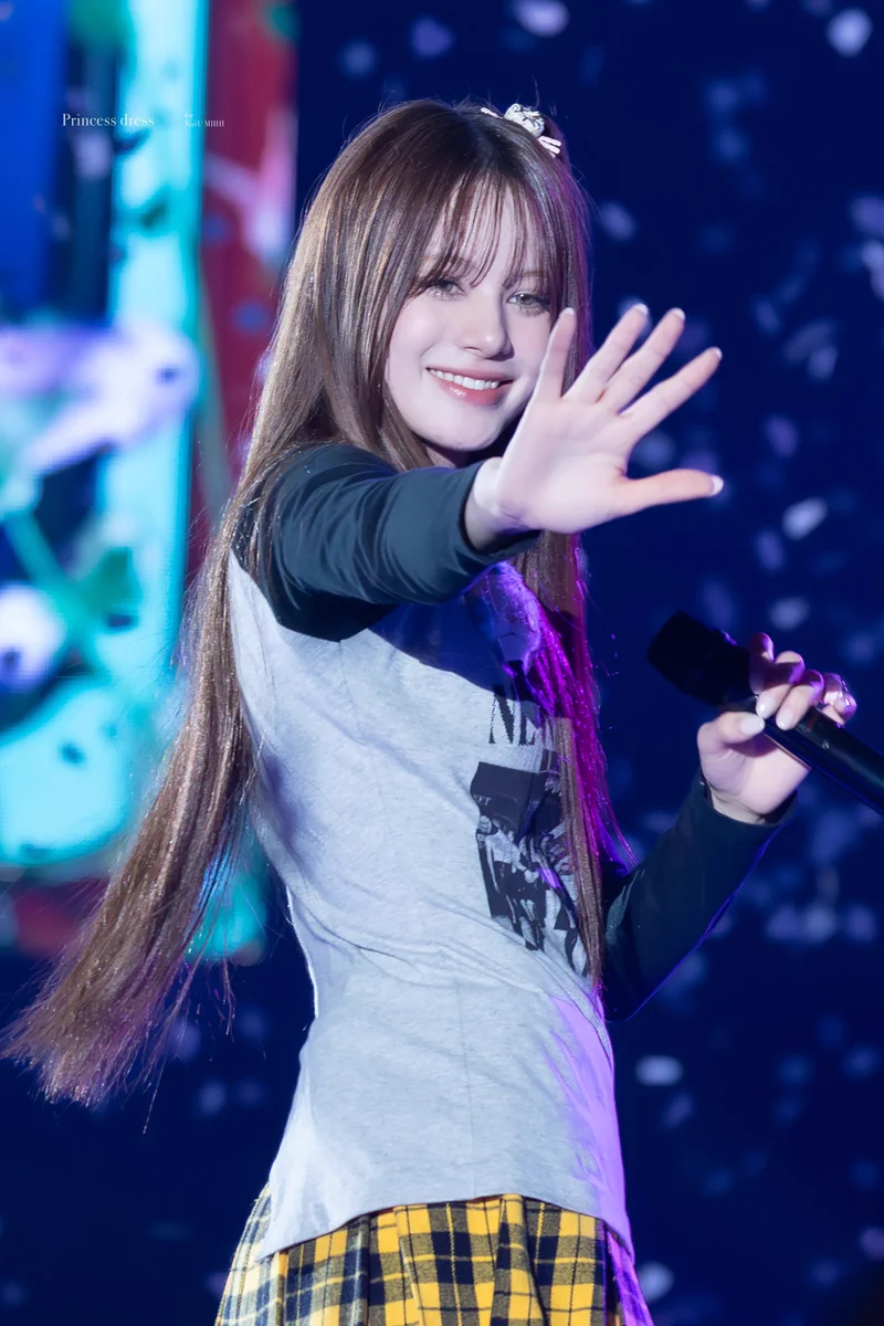 UNIFORM - NINA / NiziU『Live with U 2026 Princess dress on X: 