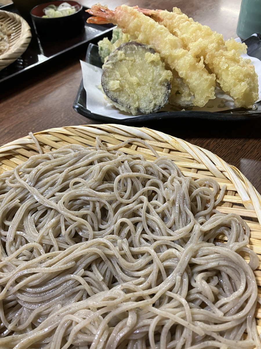 今日はキャンプに行く予定だったのに、大雨。さすがにツラいので、日帰りで温泉に行ってきた。昼神の温泉むすめは、昼神夜空ちゃん。趣味は天体観測だそうな。阿智村は「星が最も輝いて見える場所」だそうなので、納得。あと、おにひらのお蕎麦も美味しかった。onsen-musume.jp/character/hiru…