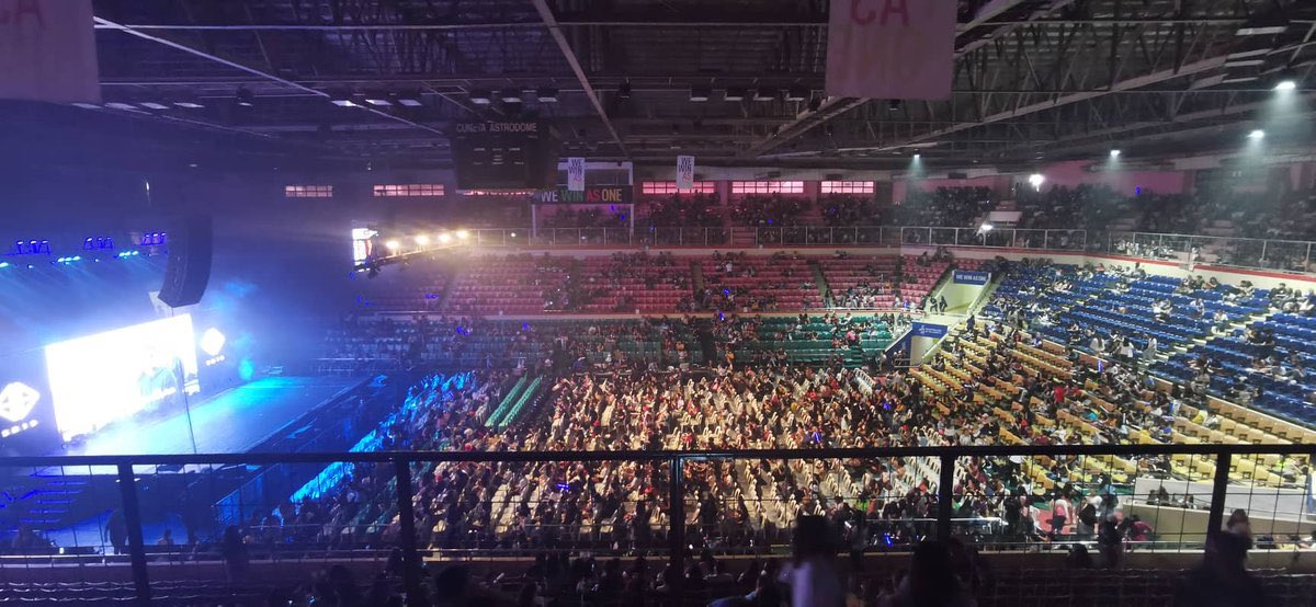 𝑳𝒂. tweet media