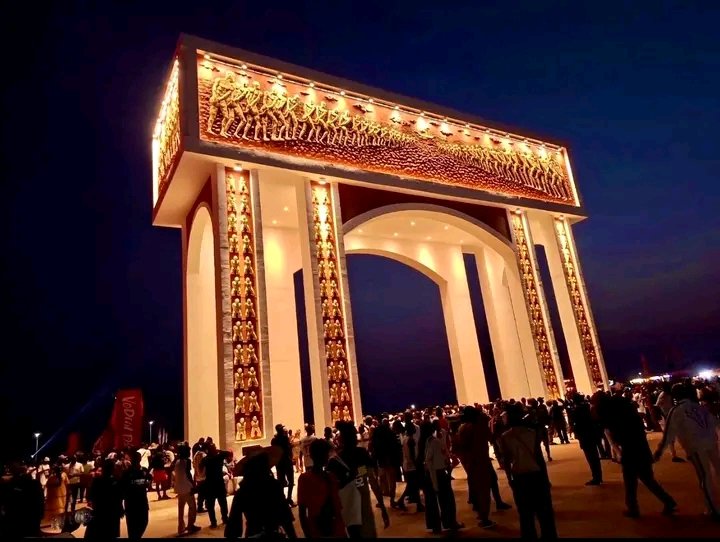 Benin_Construit's tweet photo. 🇧🇯 Ouidah sous le voile nocturne https://t.co/nYEx5o29e2