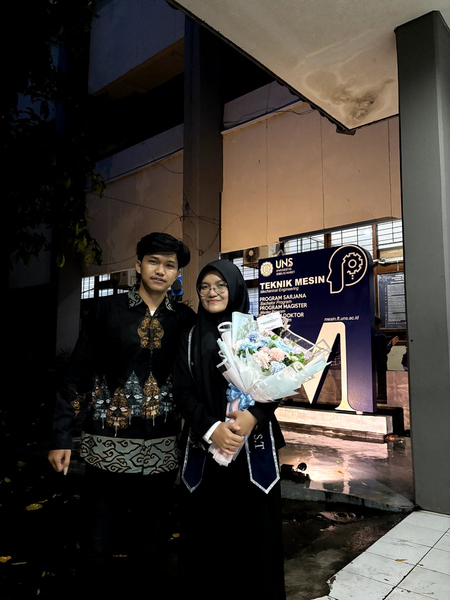 1108dumpp's tweet photo. selamat atas gelar barumu sayang, sukses selalu kedepannya, aamiin
@bombomcarrrr 💞💞💞 https://t.co/wZ7CKm86Hi