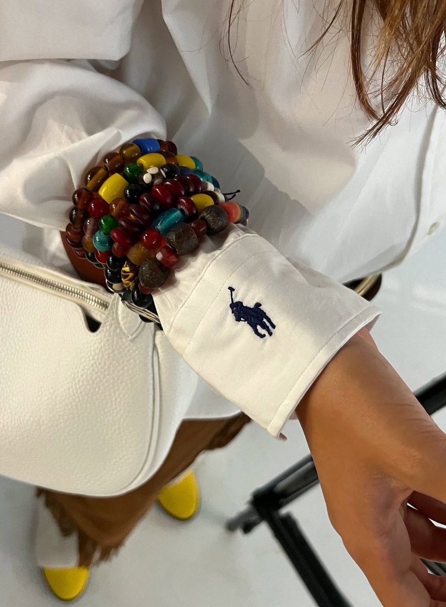 StreetFashion01's tweet image. Ralph Lauren just quietly re-located their logo to the sleeve on their ss26 shirts!