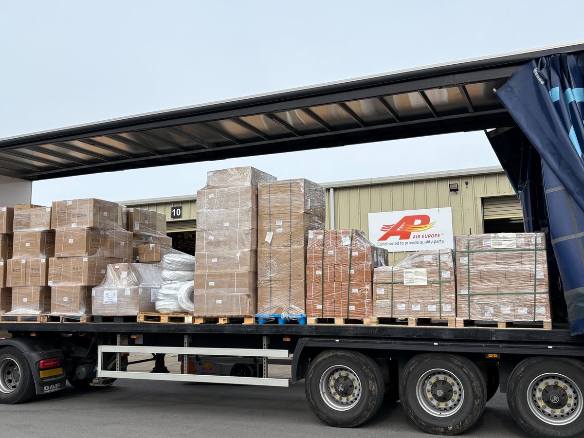 APAIRLtd's tweet image. ❄️📦 Make room! 
Just us squeezing in a delivery of several thousand #airconparts before the week’s out 💪
✔️compressors ✔️ couplers ✔️driers ✔️thermostats ✔️evaporators ✔️hoses ✔️blower motors
#acspares #StockedUp #AgriculturalMachinery #constructionmachinery #automotive